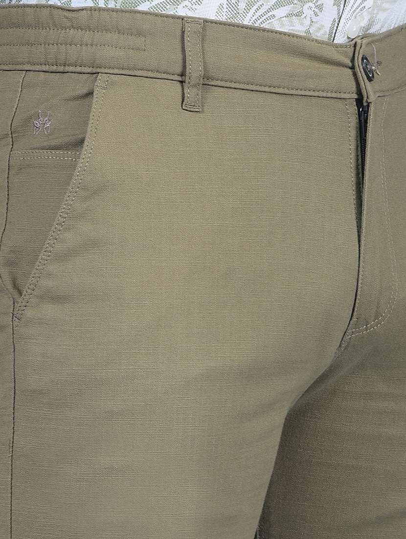 Men Solid Mid Rise Shorts - 21750650 -  Standard Image - 5