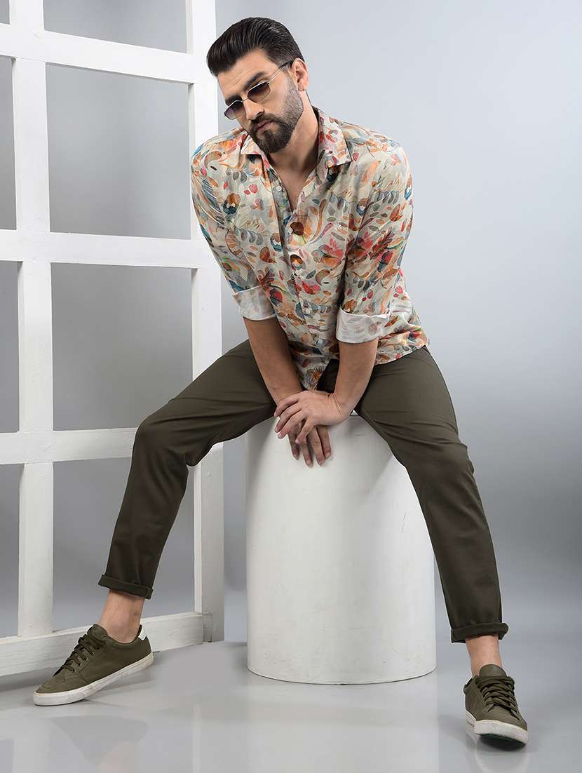 men solid mid rise chinos trouser  - 21750667 -  Standard Image - 5