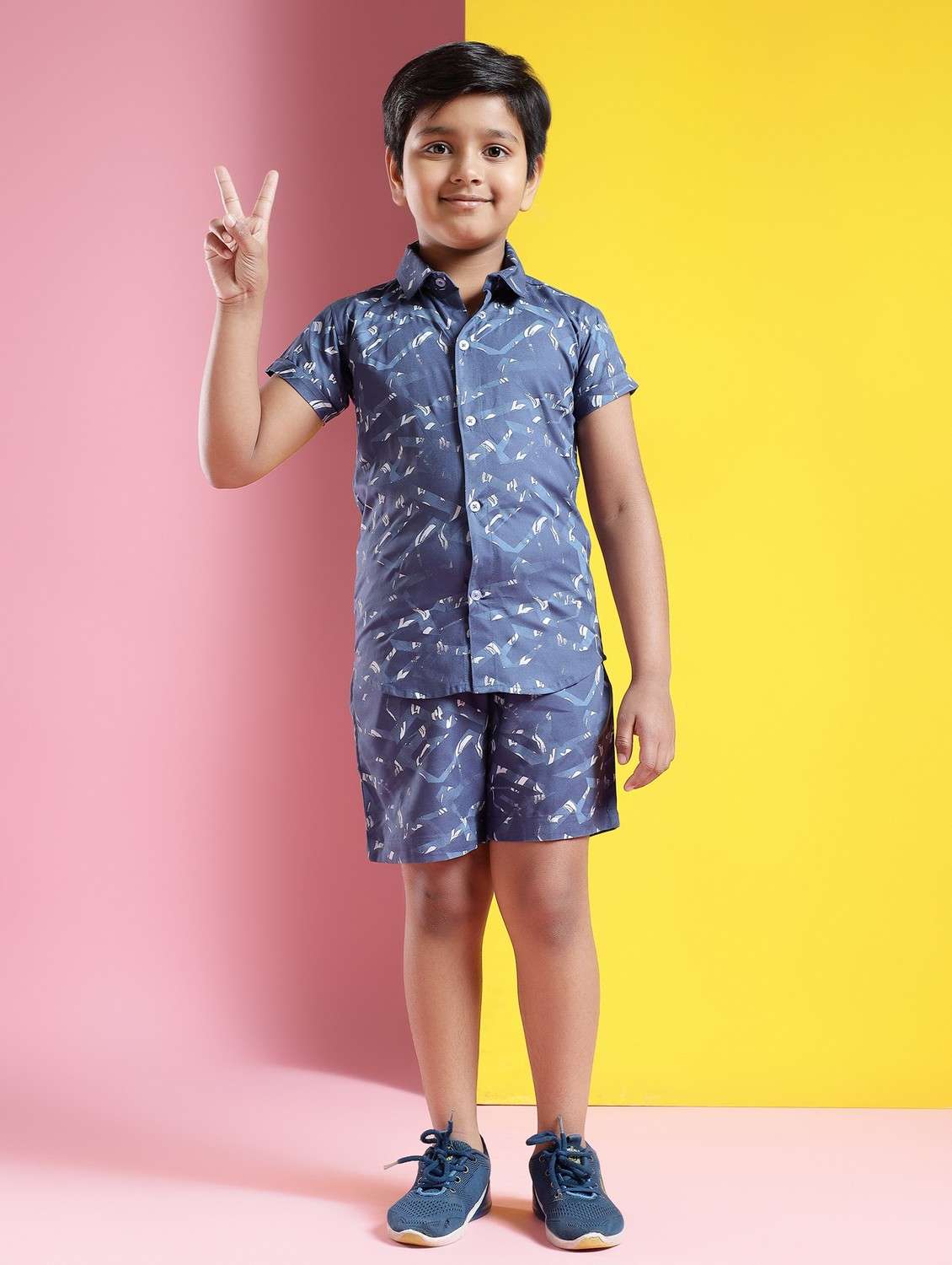boys printed short sleeves shirt and shorts set