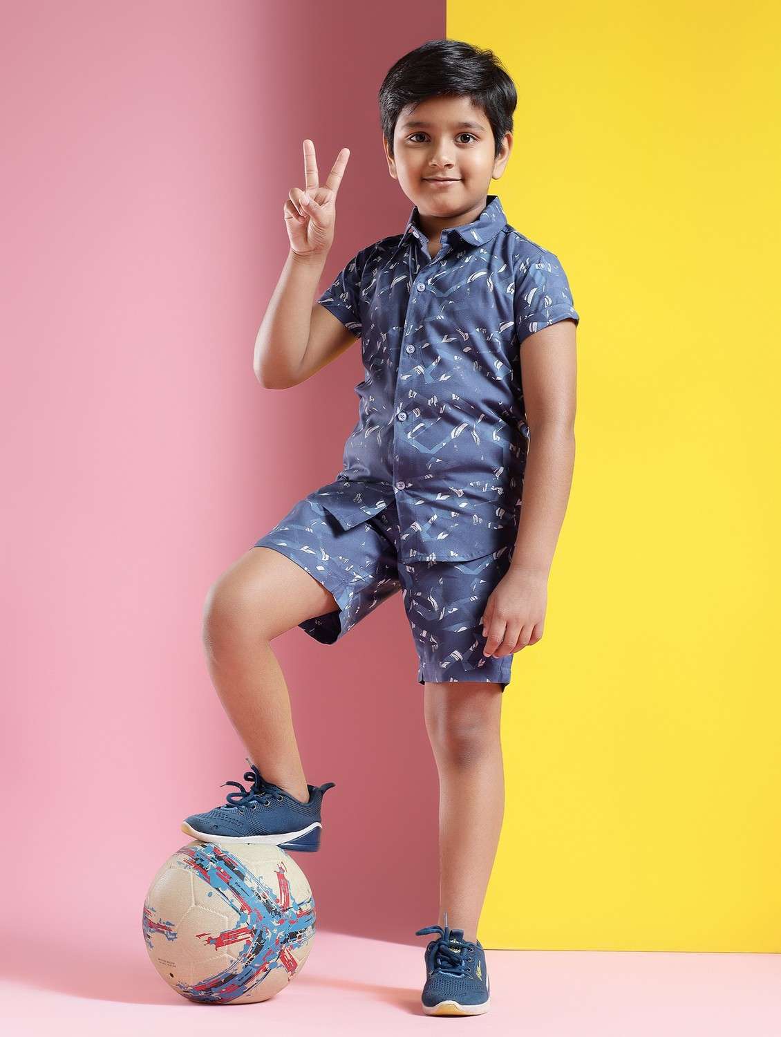 boys printed short sleeves shirt and shorts set - 21750840 -  Standard Image - 3