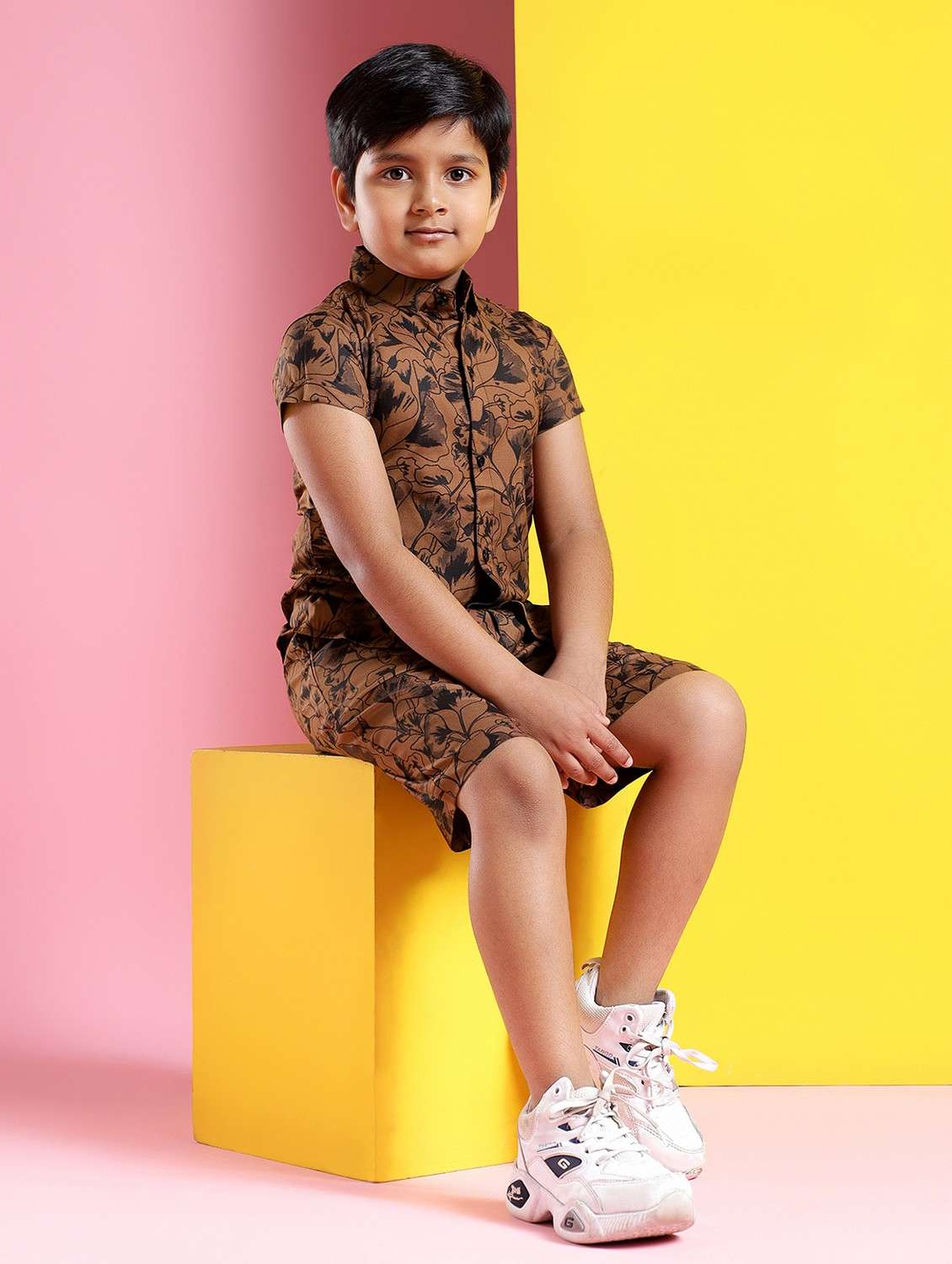 boys printed short sleeves shirt and shorts set - 21750872 -  Standard Image - 3