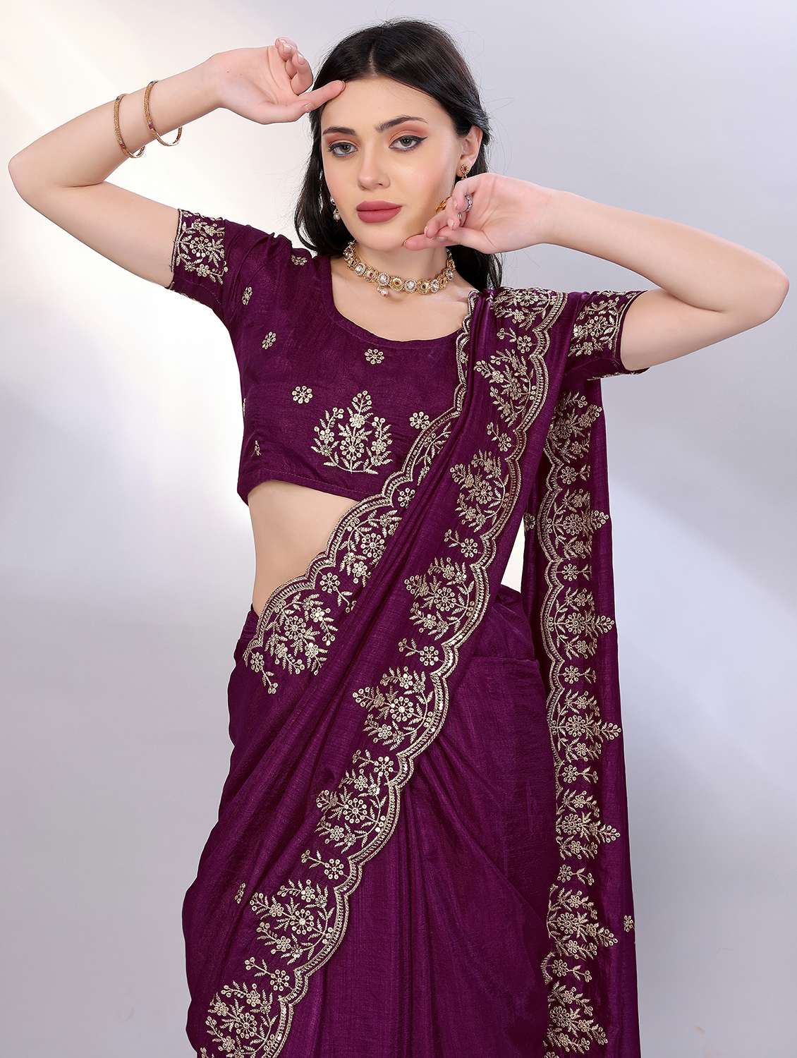 women purple embroidered saree with blouse - 21753225 - Standard Image - 3