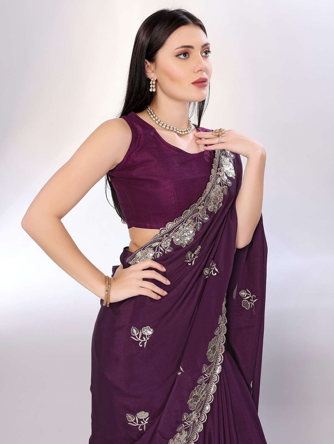women solid with work embroidered saree with blouse - 21753246 -  Standard Image - 3