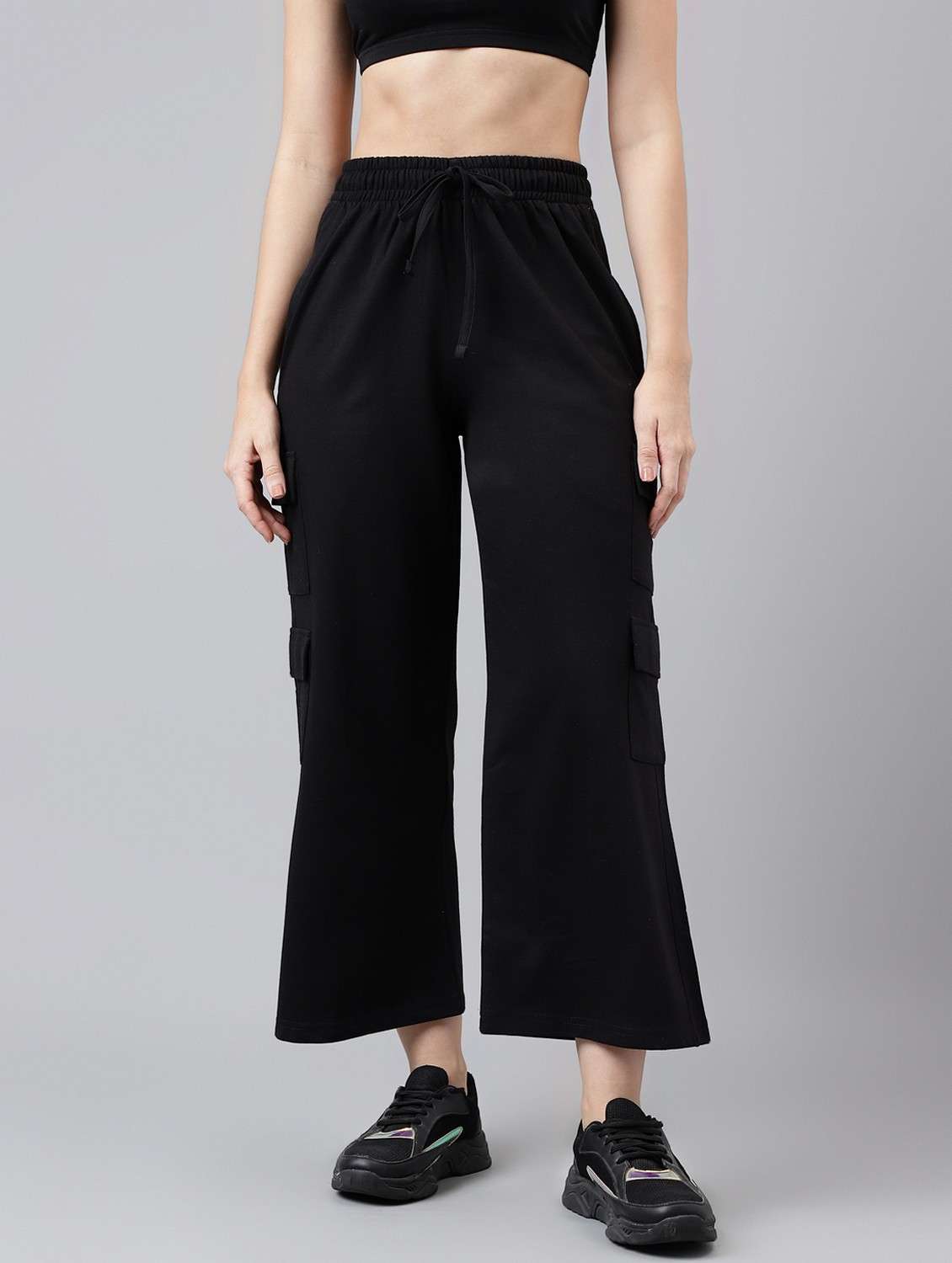 women solid relaxed fit mid rise cargo