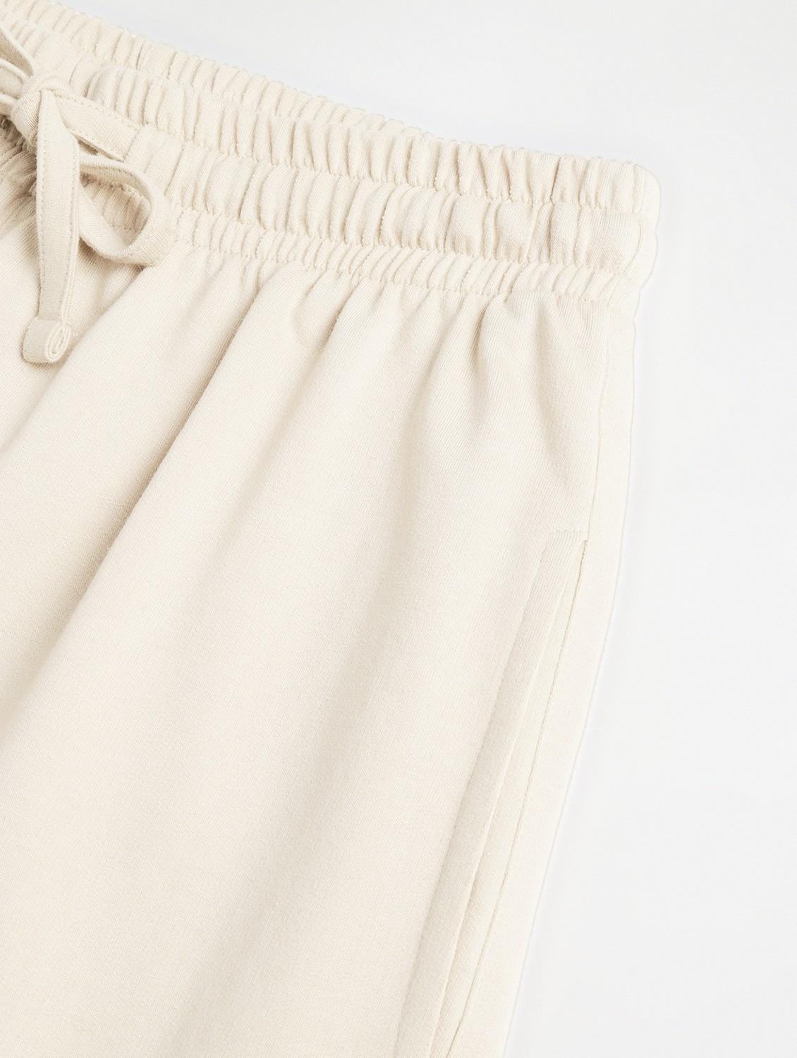 women solid relaxed fit mid rise cargo - 21762256 - Standard Image - 3
