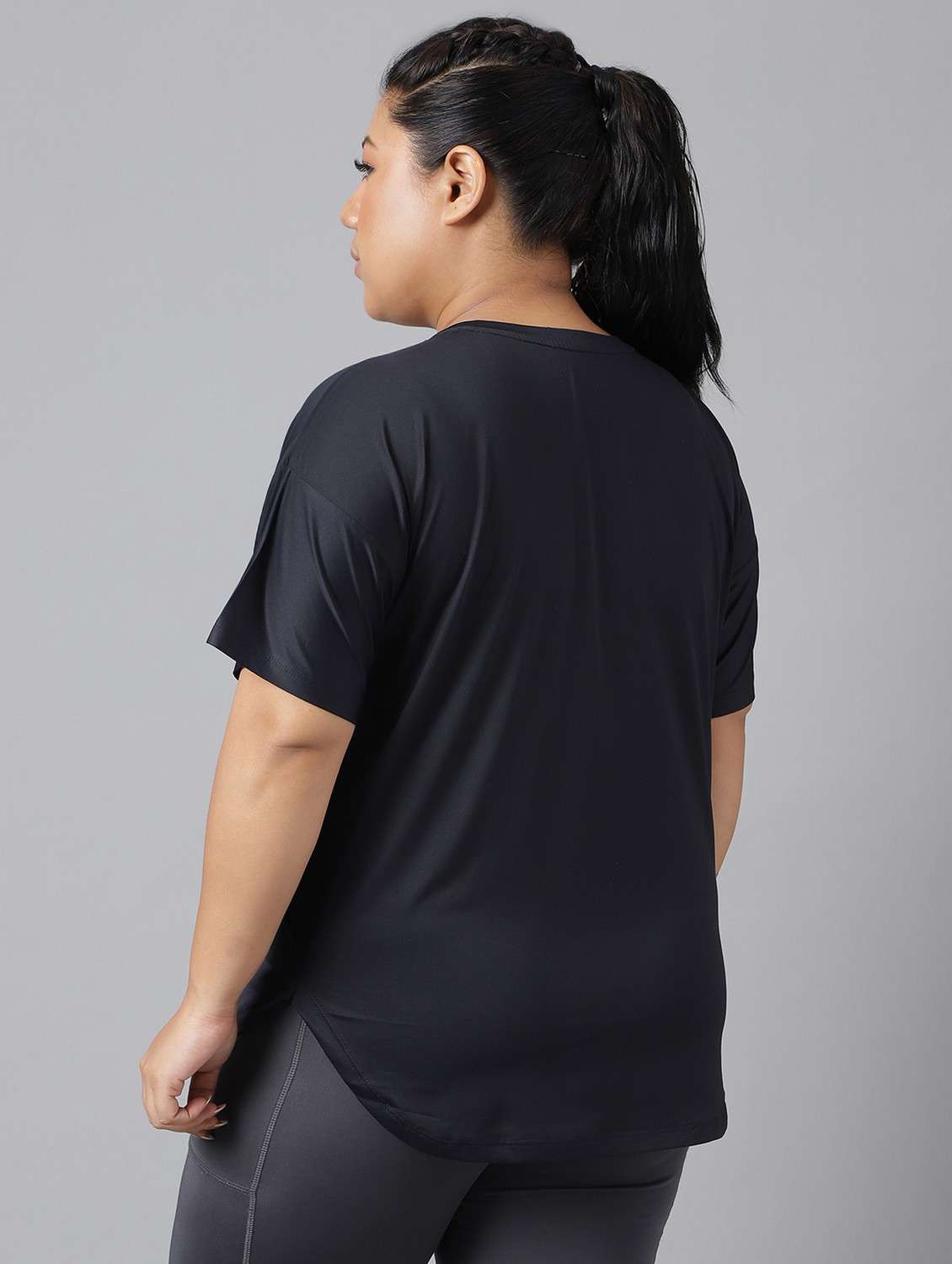 women black typographic round neck t-shirt - 21762446 - Standard Image - 3