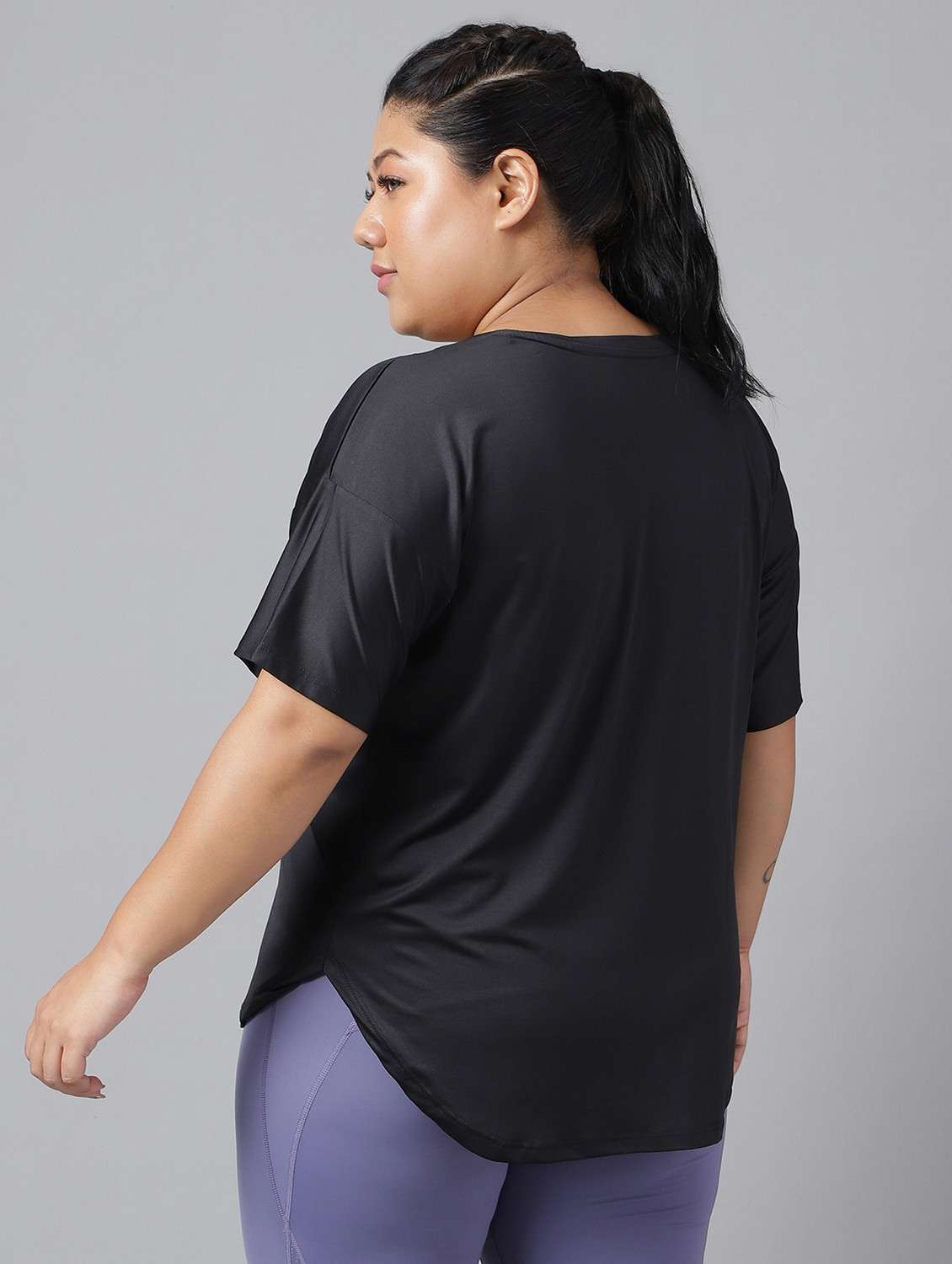 women black typographic round neck t-shirt - 21762467 -  Standard Image - 3