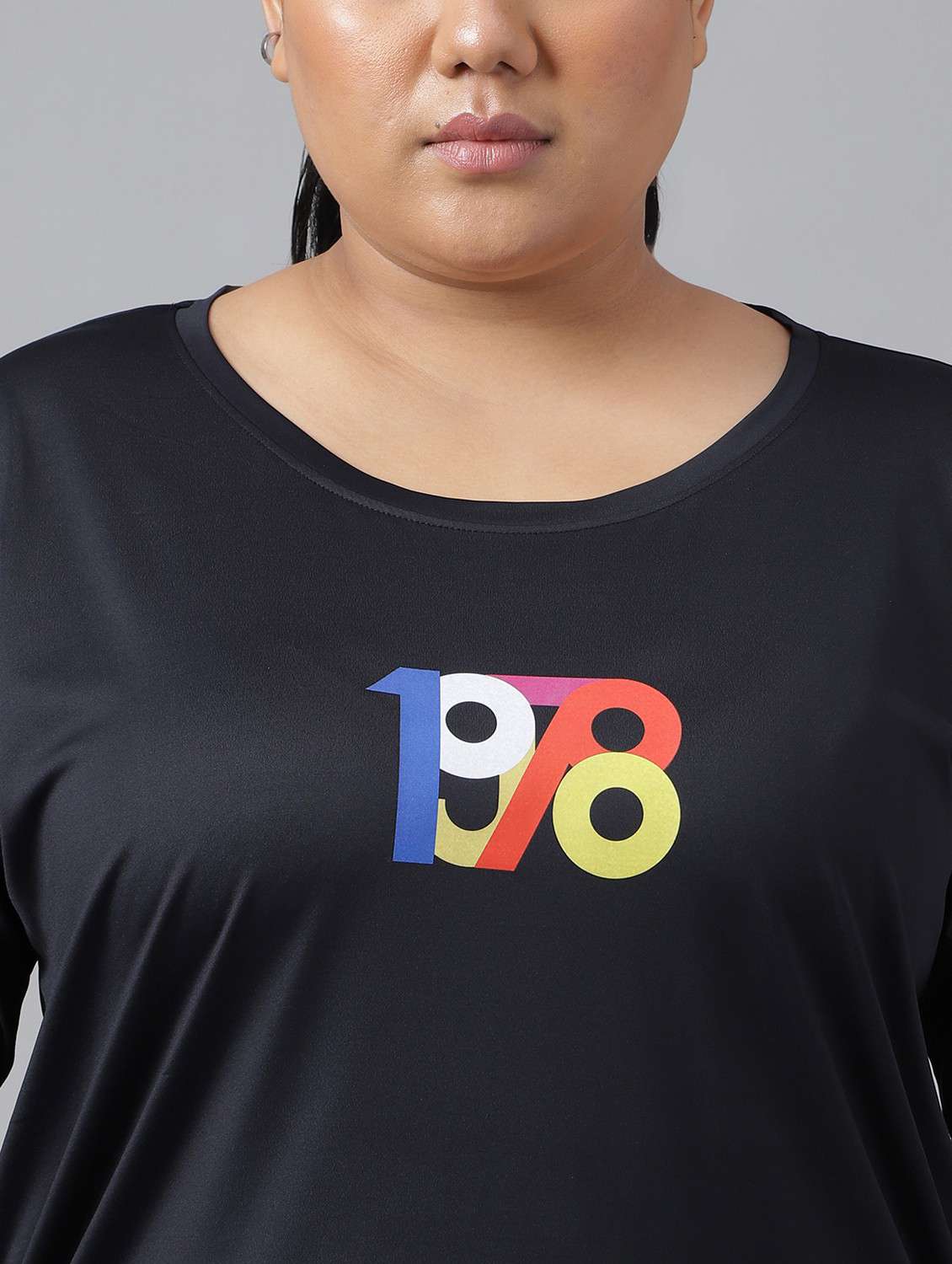 women black typographic round neck t-shirt - 21762469 -  Standard Image - 5