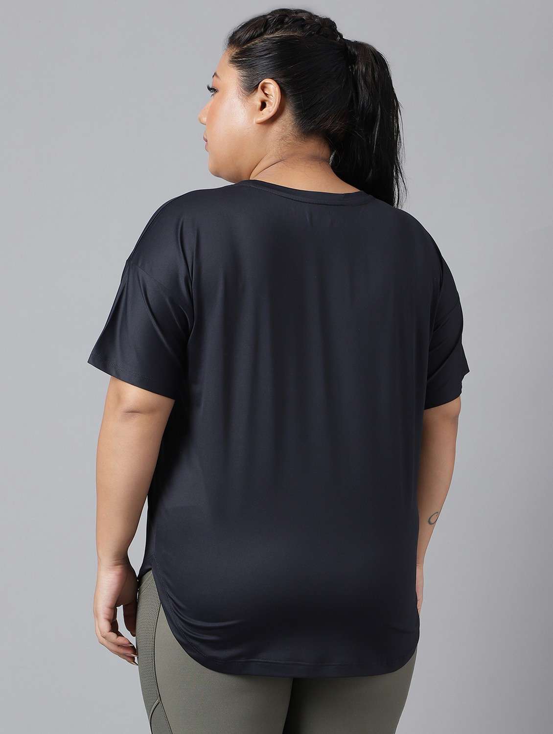 women black typographic round neck t-shirt - 21762475 -  Standard Image - 3