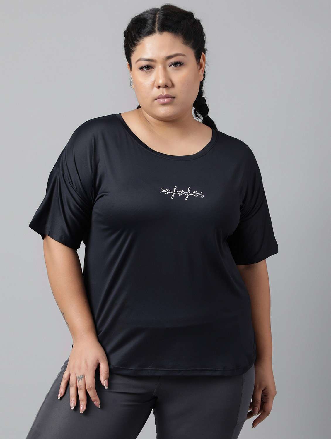 women black typographic round neck t-shirt