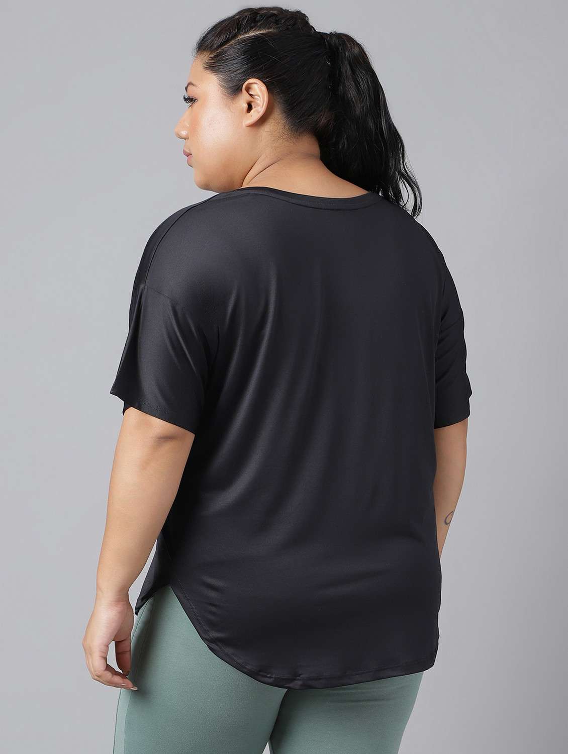 women black typographic round neck t-shirt - 21762520 -  Standard Image - 3