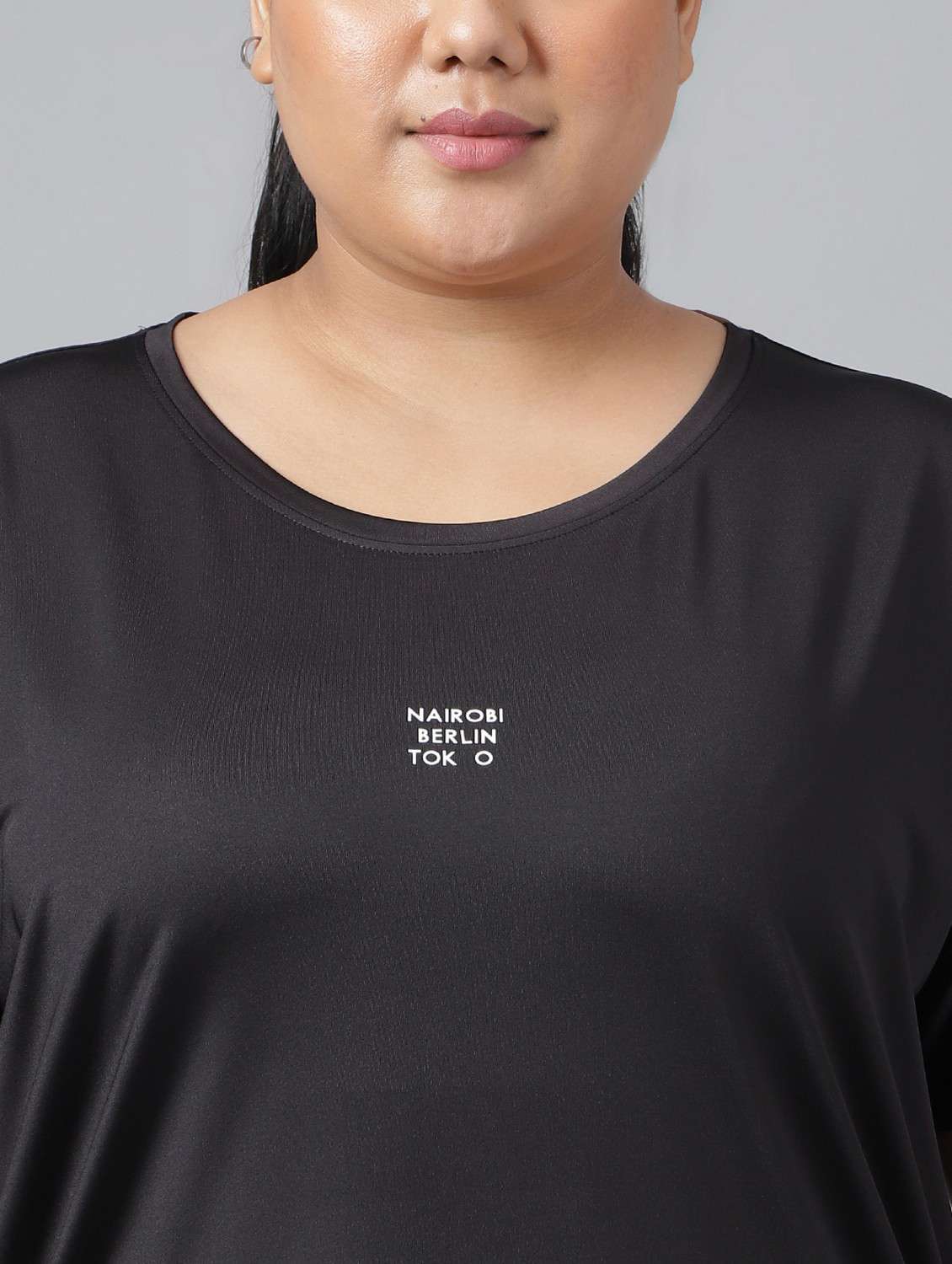 women black typographic round neck t-shirt - 21762524 -  Standard Image - 5
