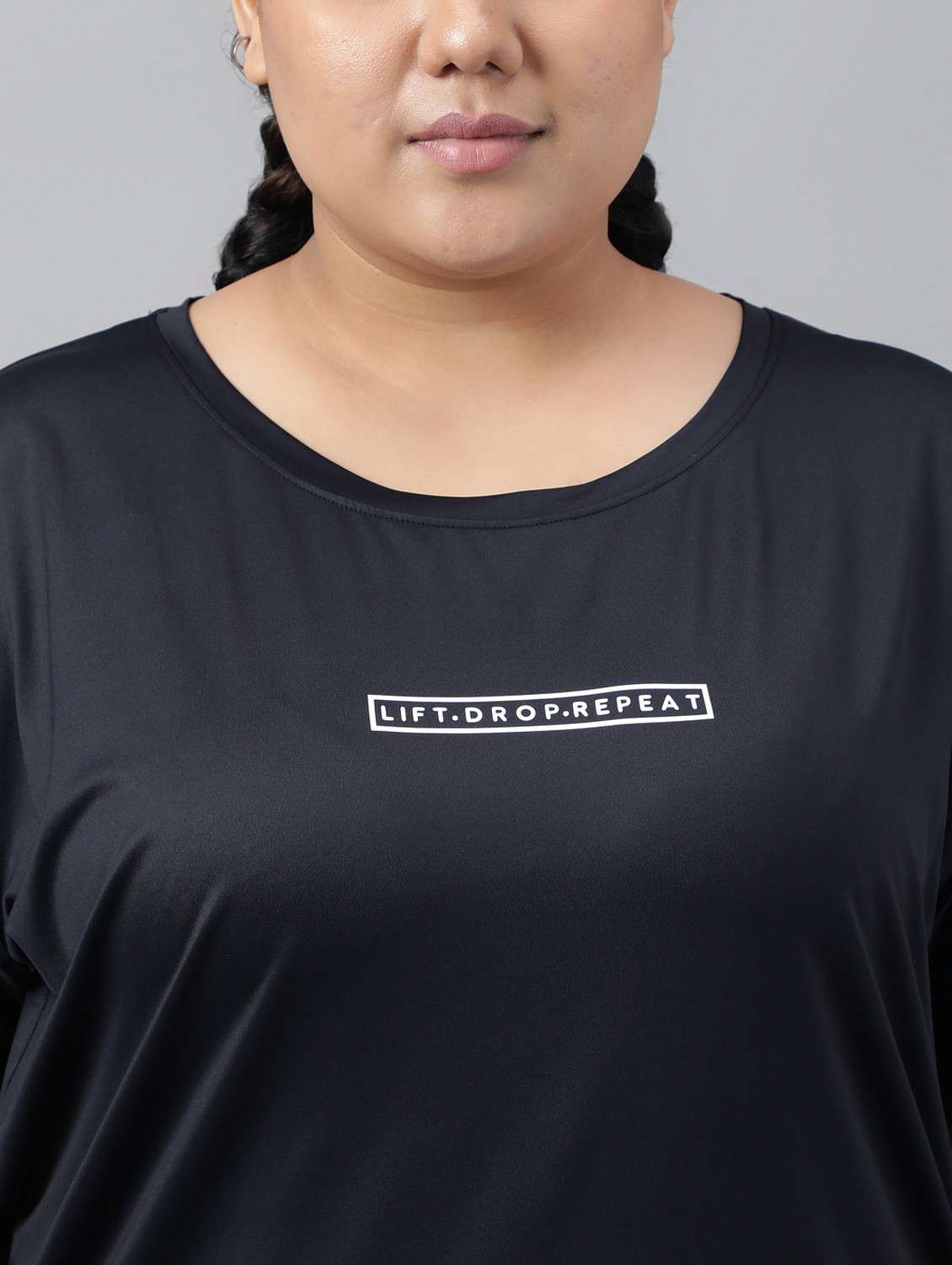 women black typographic round neck t-shirt - 21762526 -  Standard Image - 5