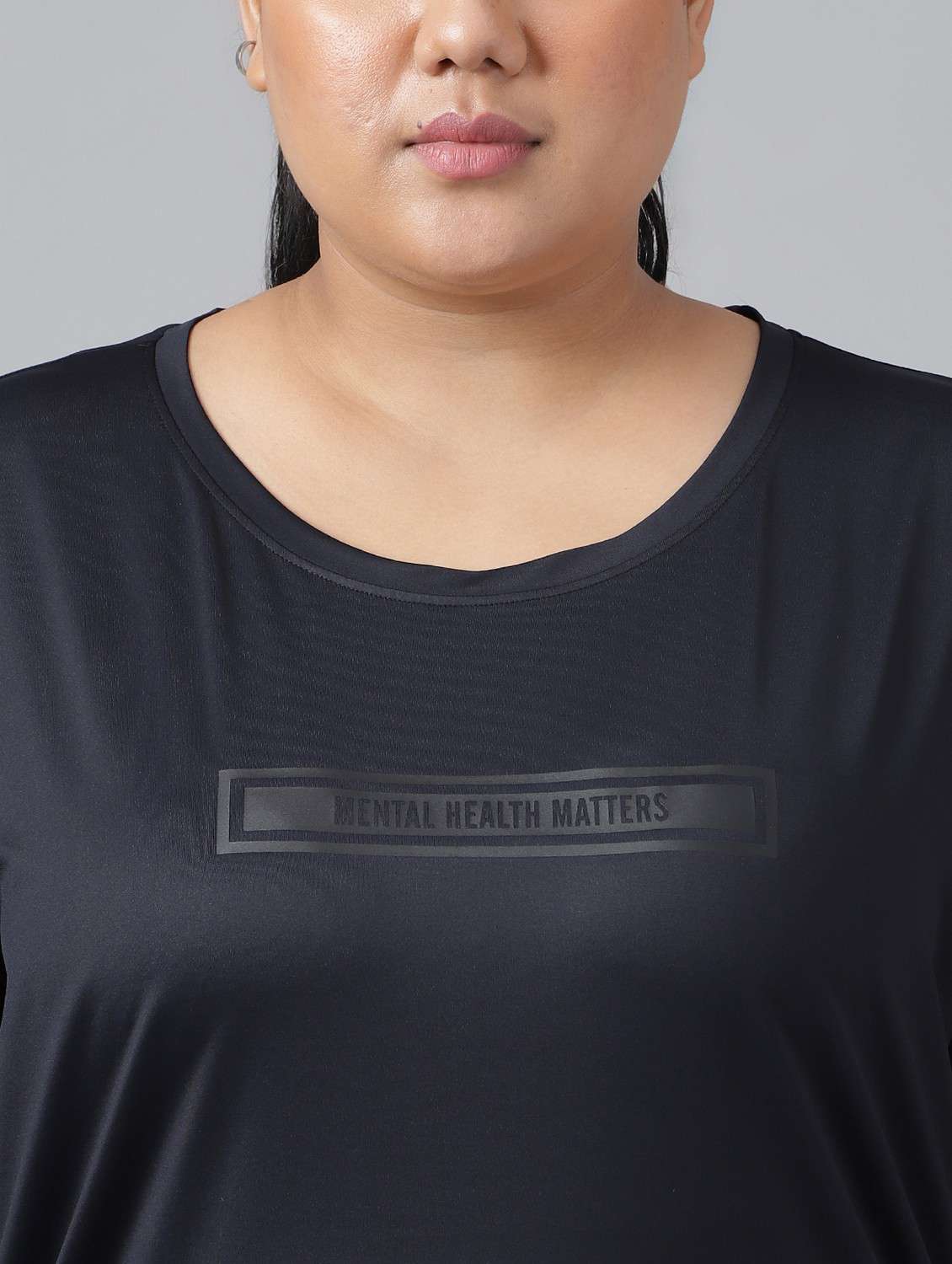 women black typographic round neck t-shirt - 21762539 -  Standard Image - 5
