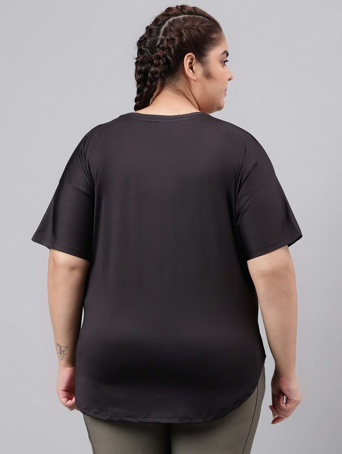 women black typographic round neck t-shirt - 21762546 - Standard Image - 3
