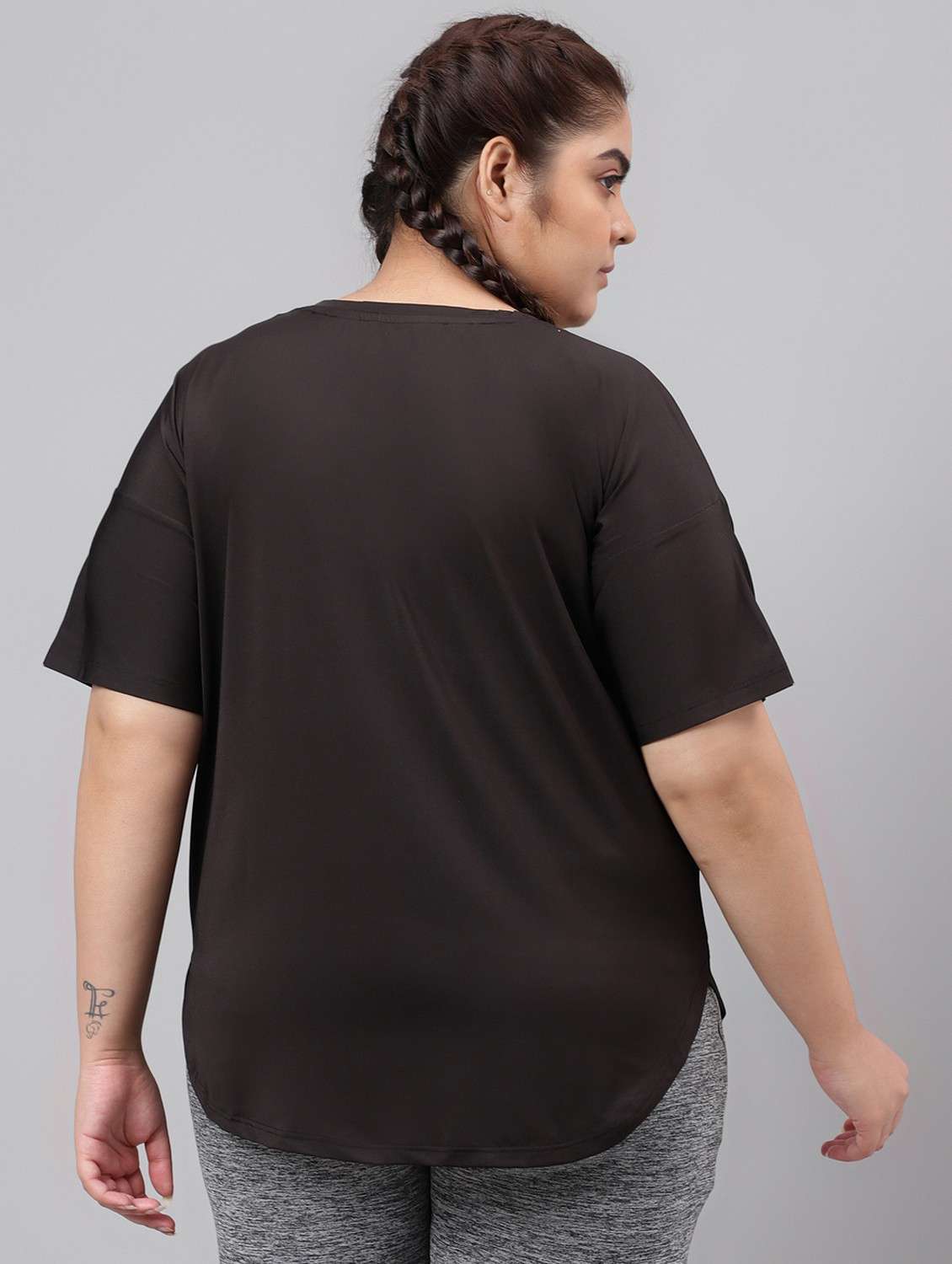 women black typographic round neck t-shirt - 21762555 -  Standard Image - 3