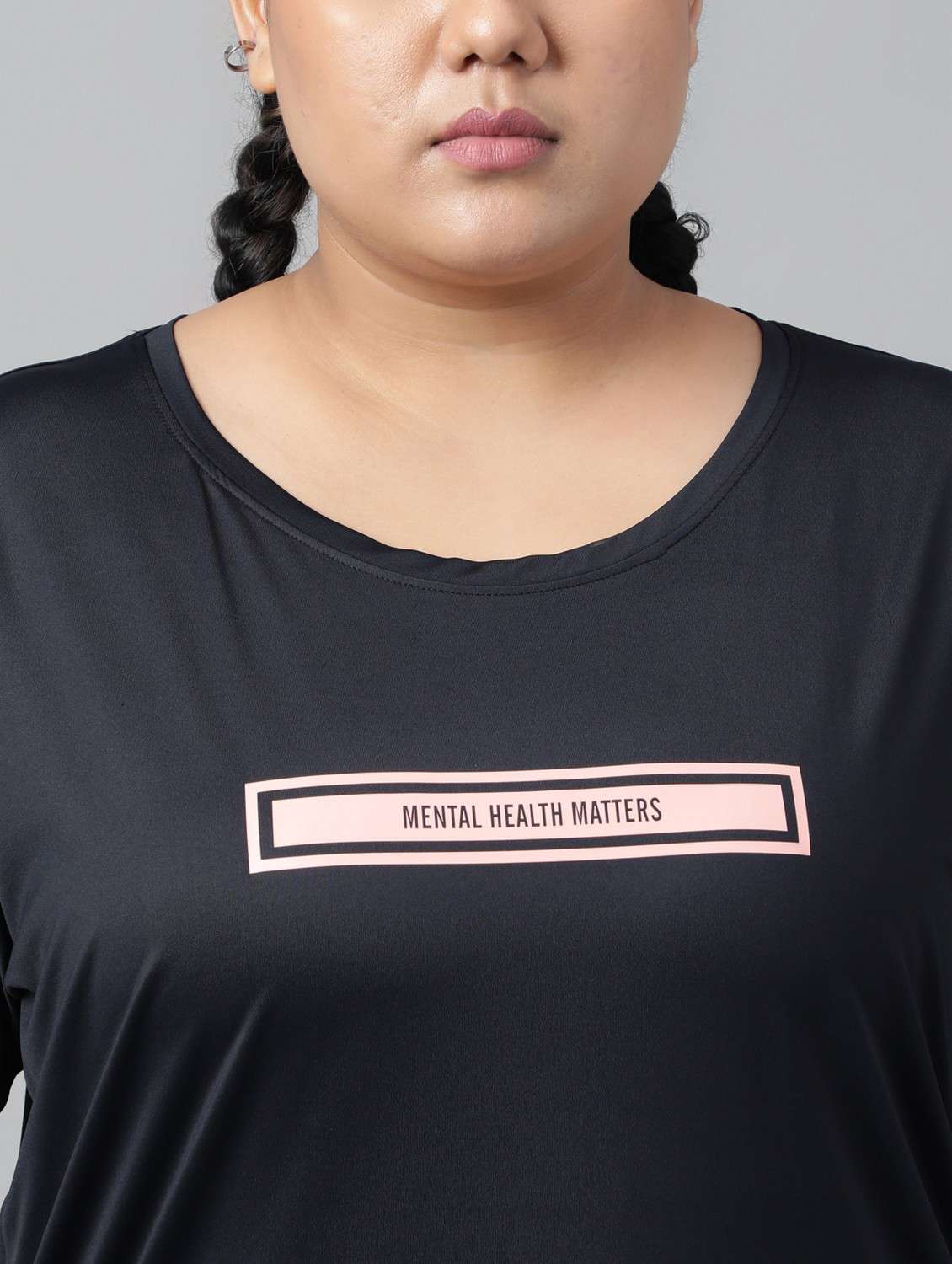 women black typographic round neck t-shirt - 21762562 -  Standard Image - 5