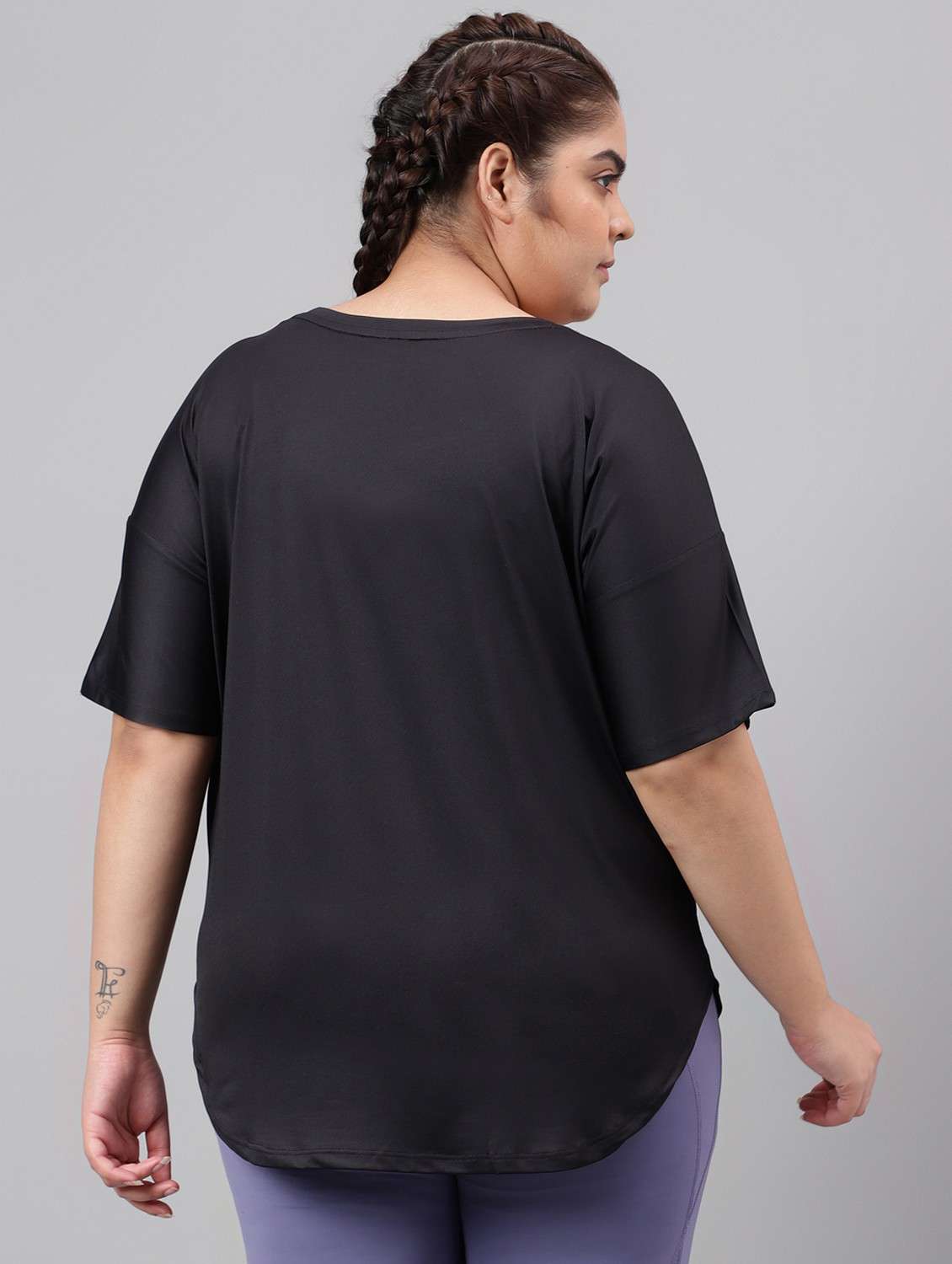 women black typographic round neck t-shirt - 21762564 -  Standard Image - 3