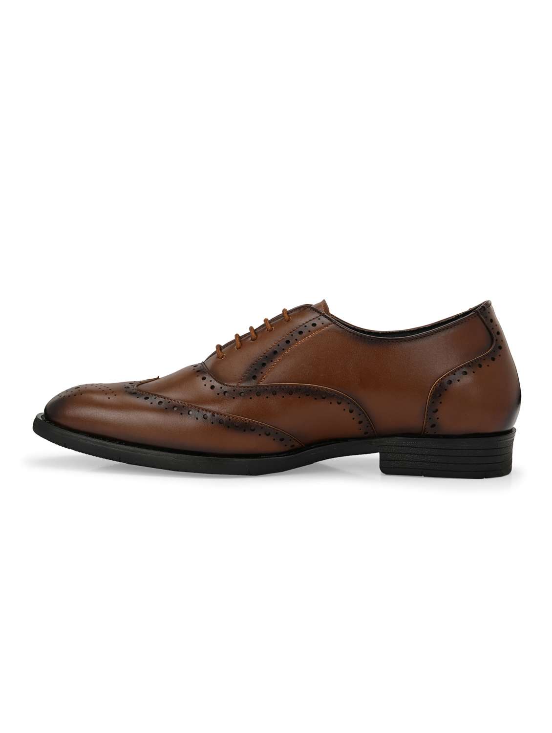 men brown lace-up brouge - 21763322 -  Standard Image - 3