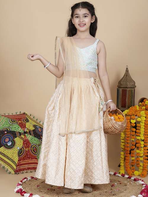 girls embellished lehenga choli with dupatta