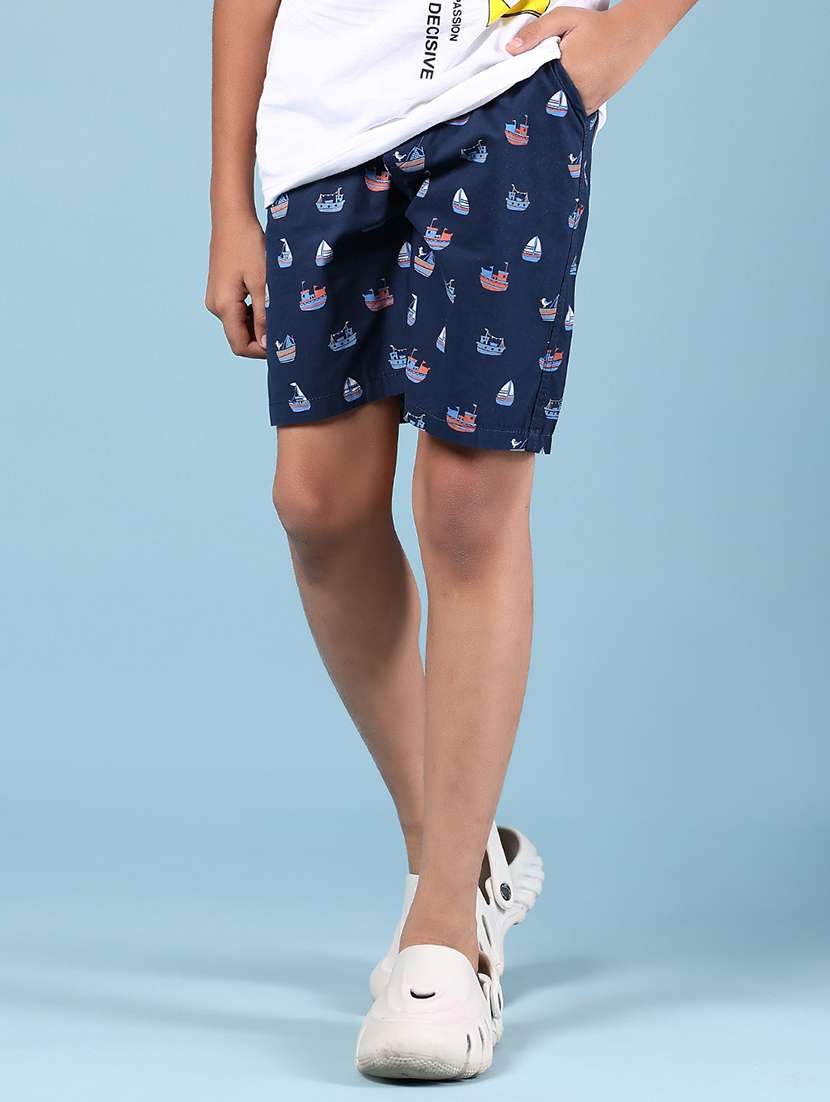 boys printed mid rise regular fit shorts 