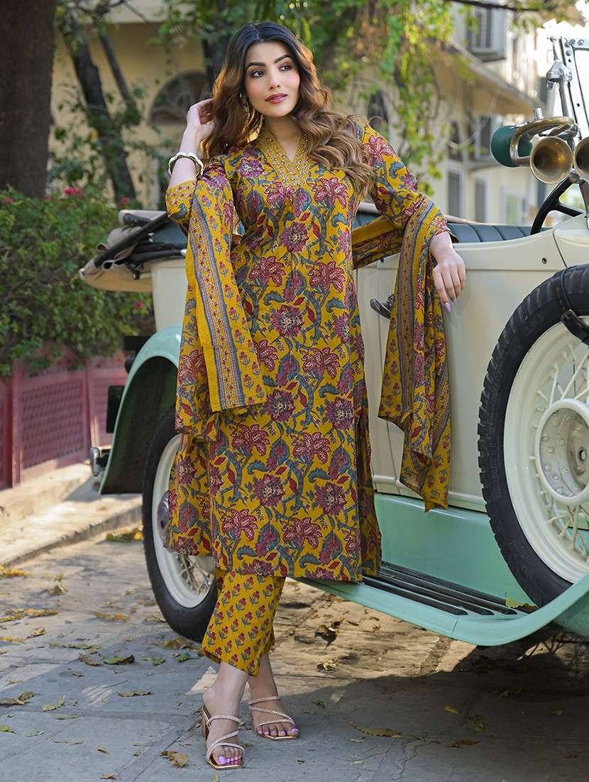 women three quarter sleeve kurta pant with dupatta set - 21766300 - Standard Image - 3
