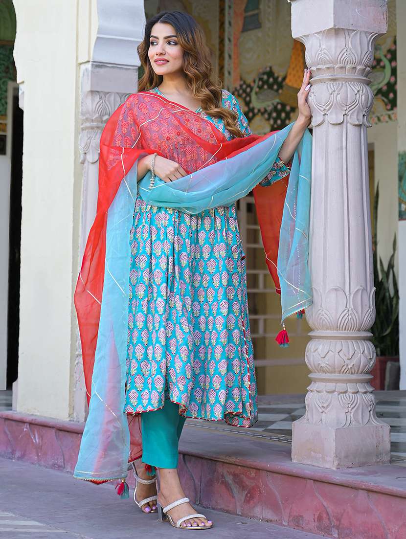 women three quarter sleeve kurta pant with dupatta set - 21766302 - Standard Image - 3