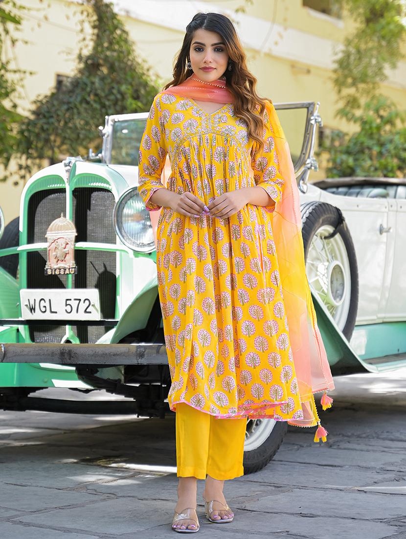 women three quarter sleeve kurta pant with dupatta set - 21766303 - Standard Image - 3