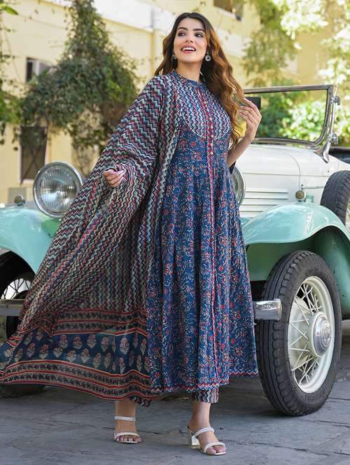women three quarter sleeve kurta pant with dupatta set - 21766304 -  Standard Image - 0