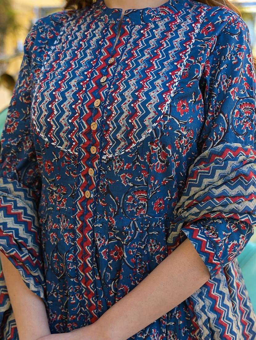 women three quarter sleeve kurta pant with dupatta set - 21766304 -  Standard Image - 5