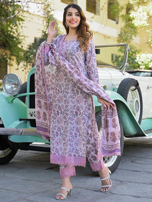 women three quarter sleeve kurta pant with dupatta set - 21766305 - Standard Image - 0
