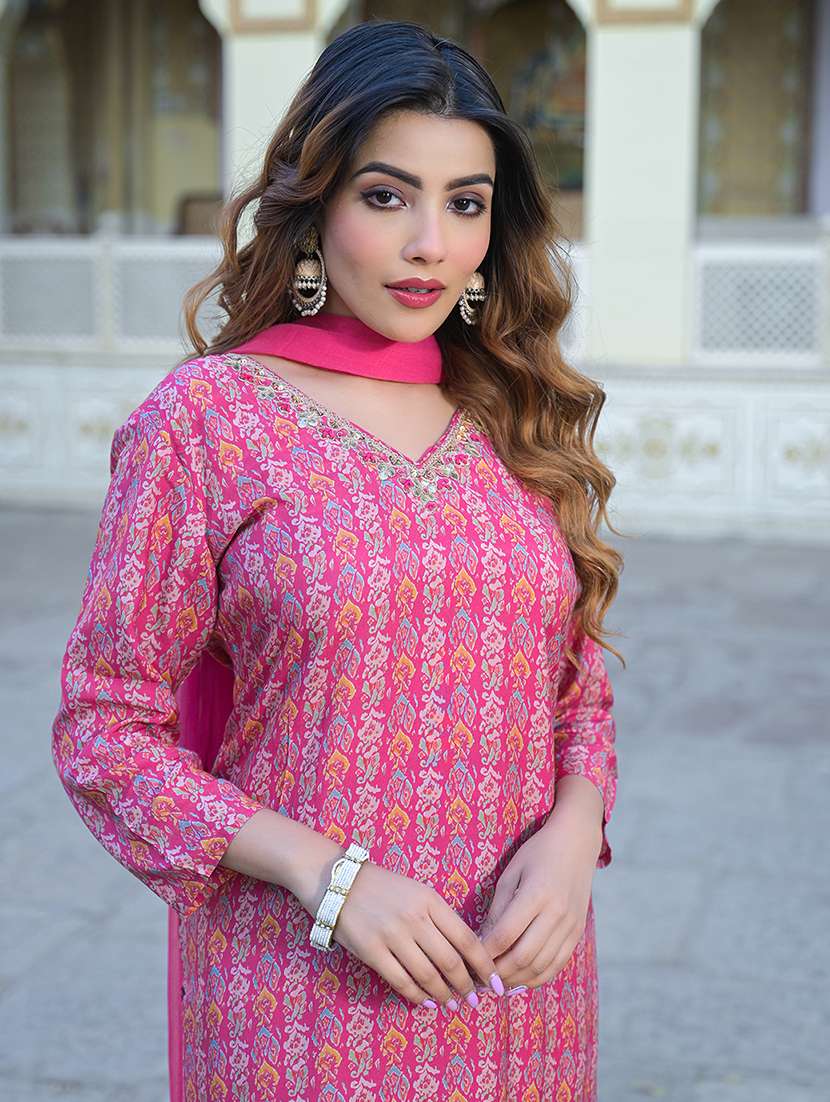 women three quarter sleeve kurta pant with dupatta set - 21766310 - Standard Image - 5