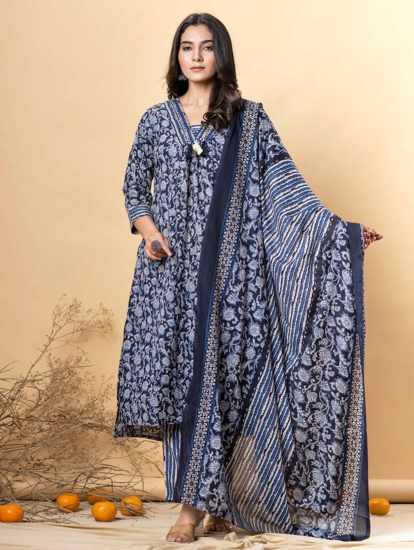 women three quarter sleeve kurta pant with dupatta set