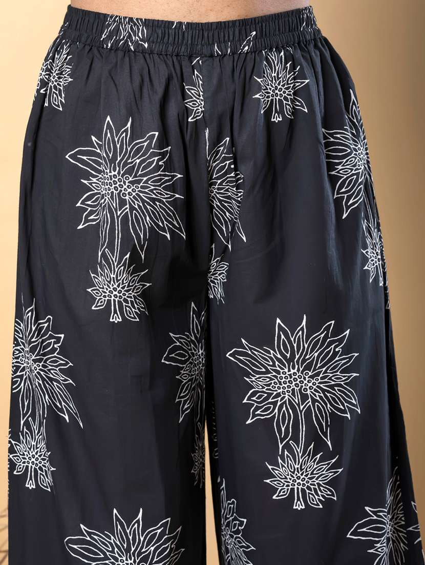 women floral printed sleeveless kurta palazzo set - 21766785 -  Standard Image - 5