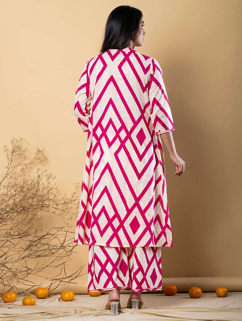 women three quarter sleeve kurta palazzo set - 21766788 -  Standard Image - 3