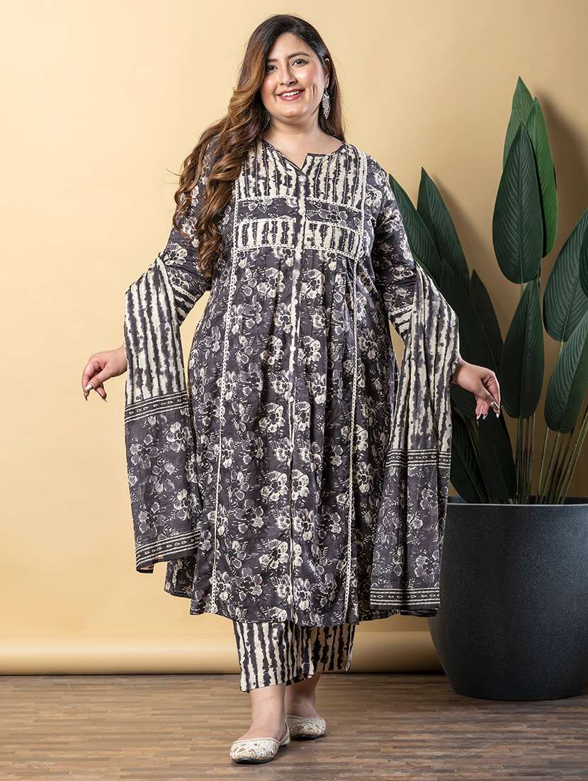 women three quarter sleeve kurta pant with dupatta set - 21766882 -  Standard Image - 3