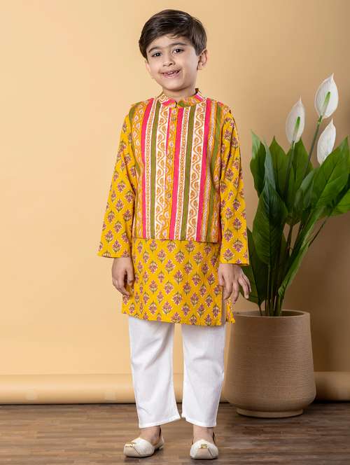 boys printed long sleeves kurta pyjama with jacket set - 21766948 - Standard Image - 0