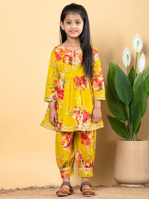 girls three quarter sleeve kurta salwar set - 21766970 -  Standard Image - 0