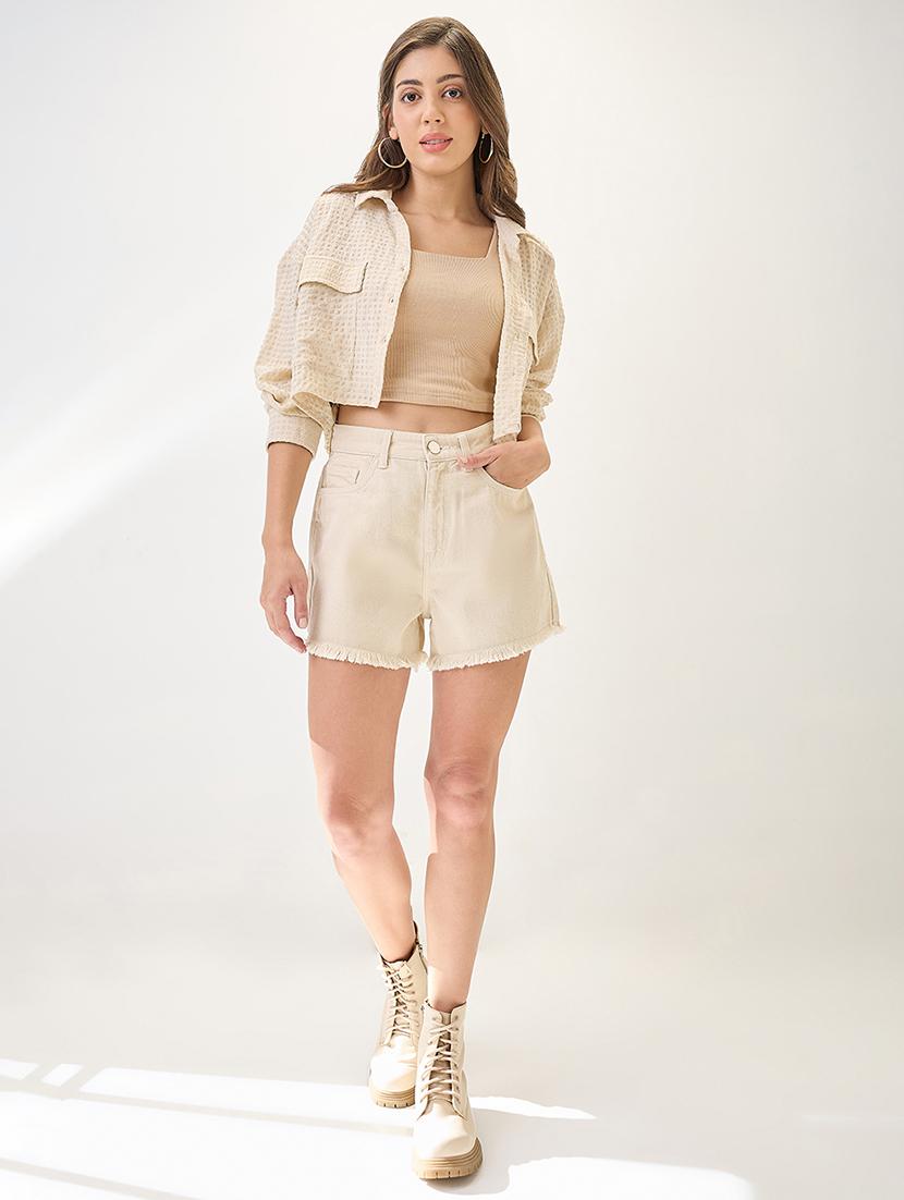 globus women beige slim fit mid-rise frayed hem denim shorts - 21767517 - Standard Image - 5