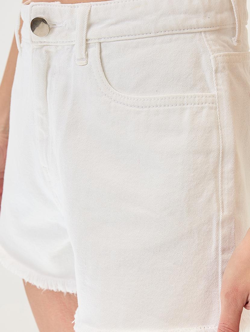globus women white slim fit mid-rise frayed hem denim shorts - 21767521 - Standard Image - 5