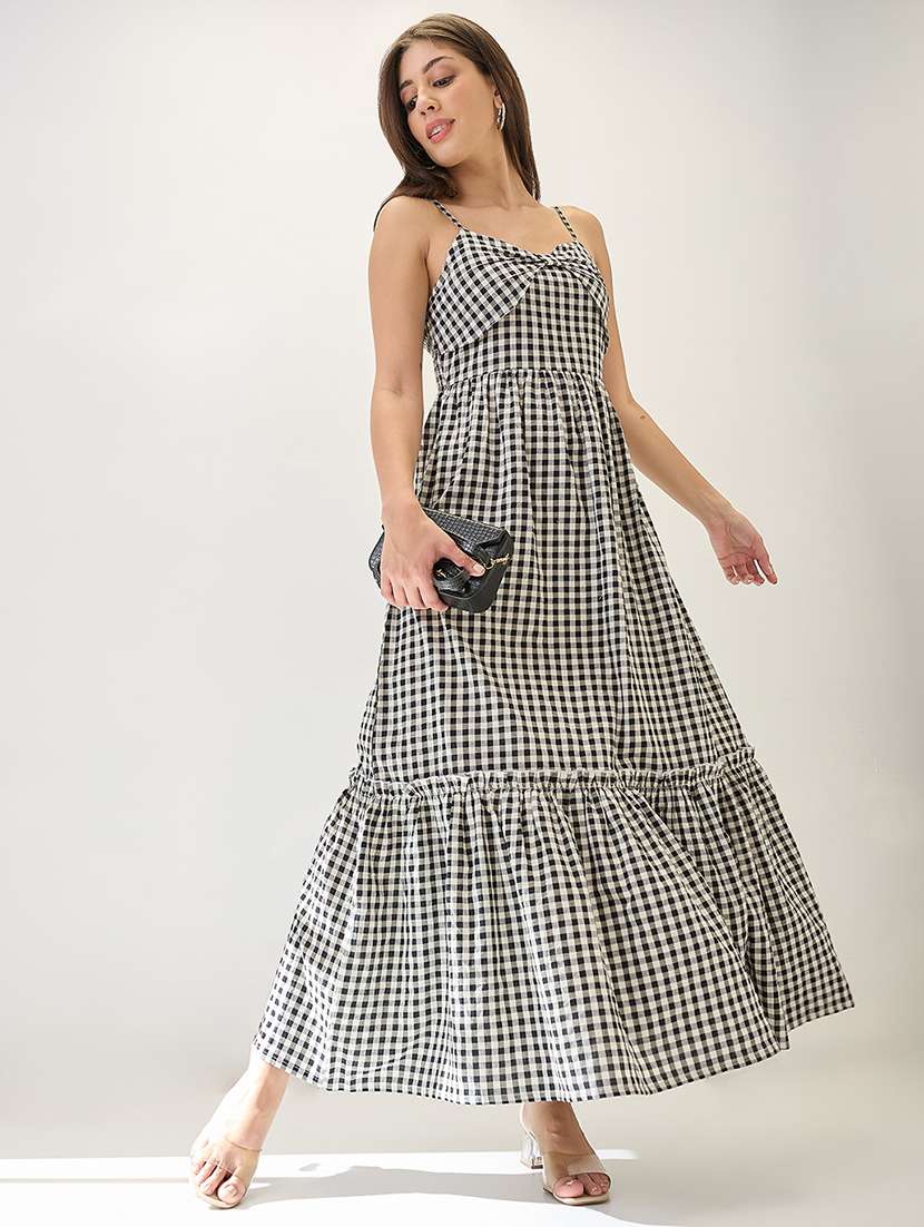 globus women black & white checkered strappy sleeves sweetheart neck bow detail tiered fit & flare maxi dress - 21767531 -  Zoom Image - 0