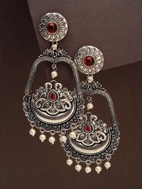 maroon alloy chandellier earring - 21775344 - Standard Image - 0