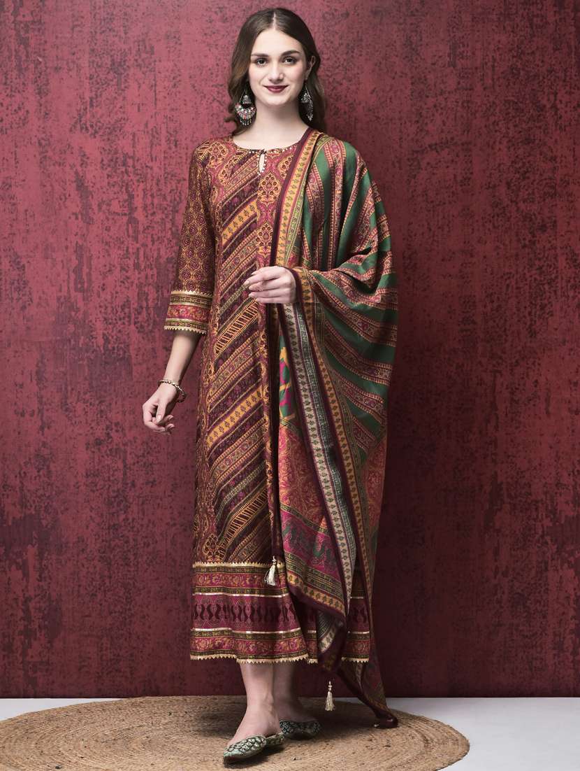 women three quarter sleeve kurta dupatta set - 21785496 - Zoom Image - 0