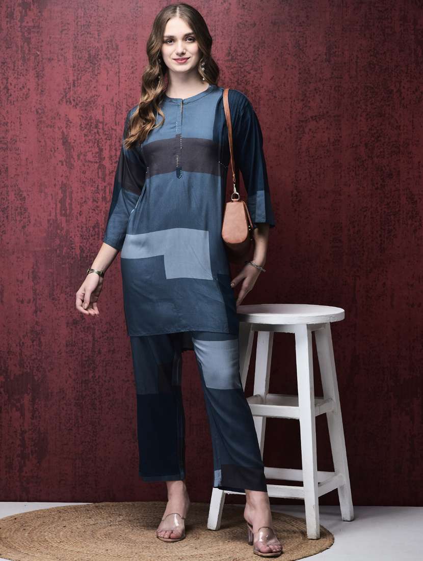women navy blue three quarter sleeve kurta pant set