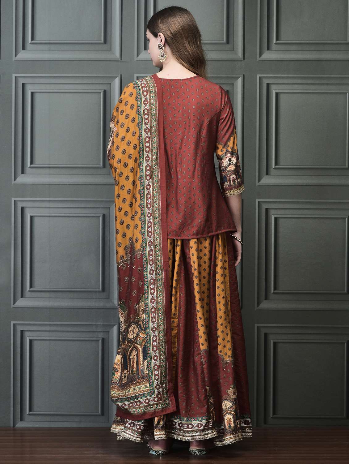 women maroon paisley printed kurta skirt with dupatta set - 21785539 - Standard Image - 3