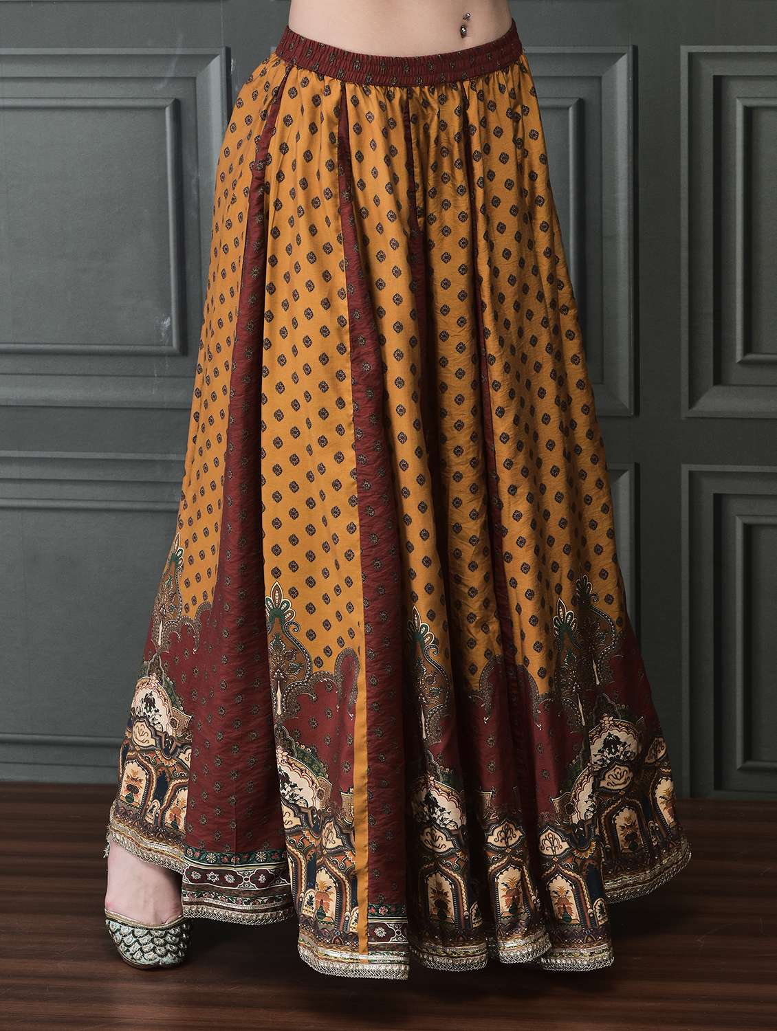 women maroon paisley printed kurta skirt with dupatta set - 21785539 - Standard Image - 5