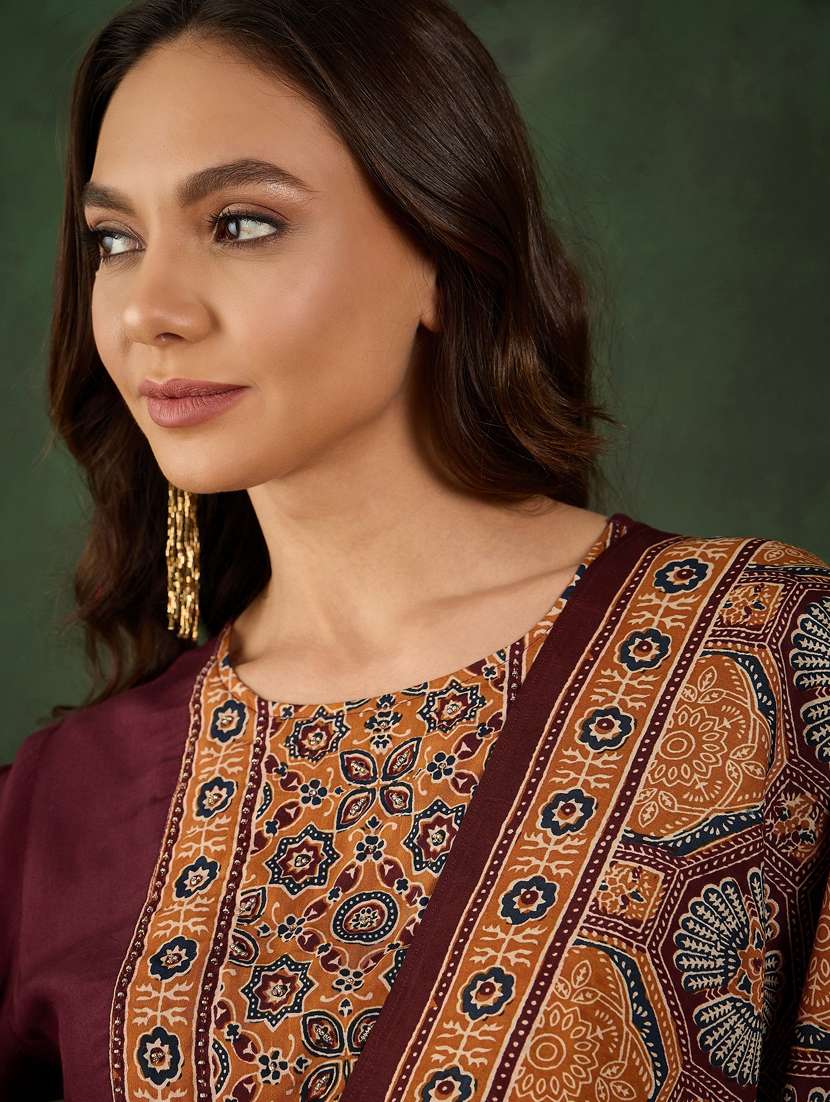 Women Three Quarter Sleeve Kurta Pant With Dupatta Set