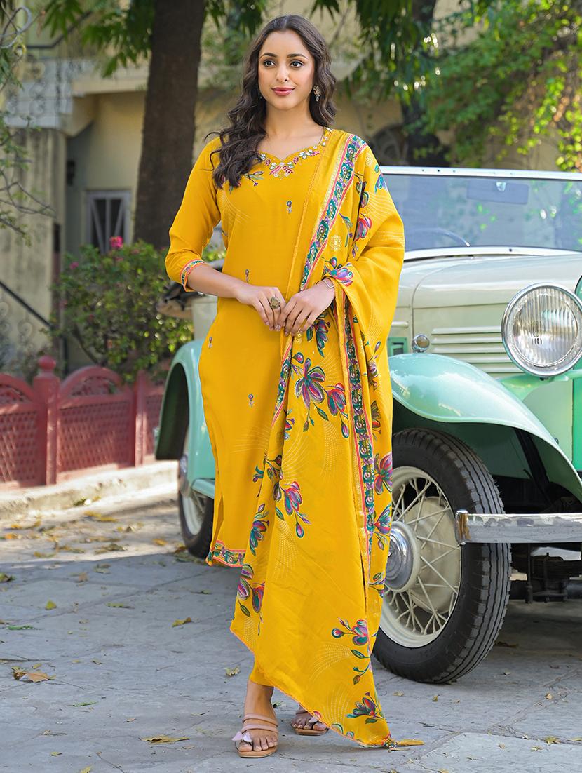 women three quarter sleeve kurta pant with dupatta set - 21785660 - Zoom Image - 0
