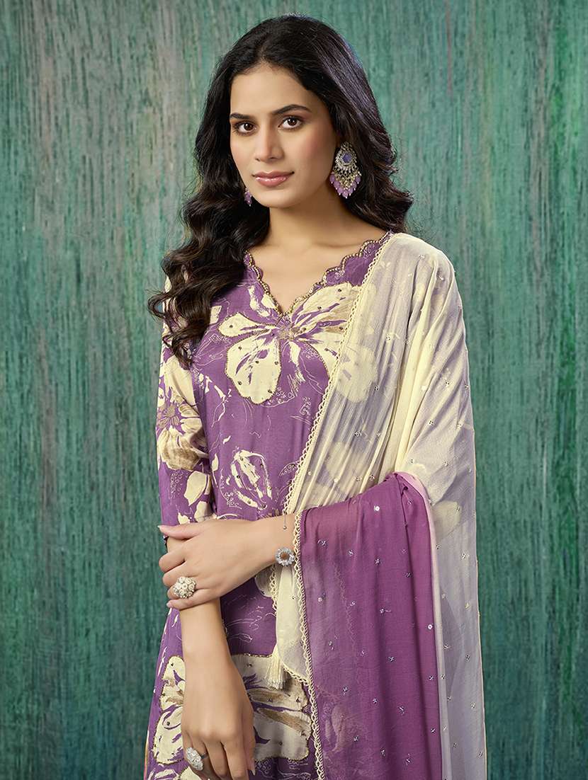 women three quarter sleeve kurta pant with dupatta set - 21785664 -  Standard Image - 3