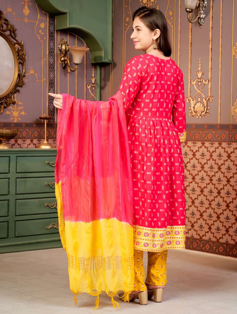 girls three quarter sleeve kurta pant with dupatta set - 21786430 -  Standard Image - 3